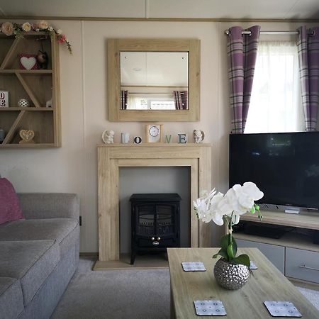 Lake Escape - Hoburne Cotswolds เซาธ์เซอร์นีย์ ห้อง รูปภาพ