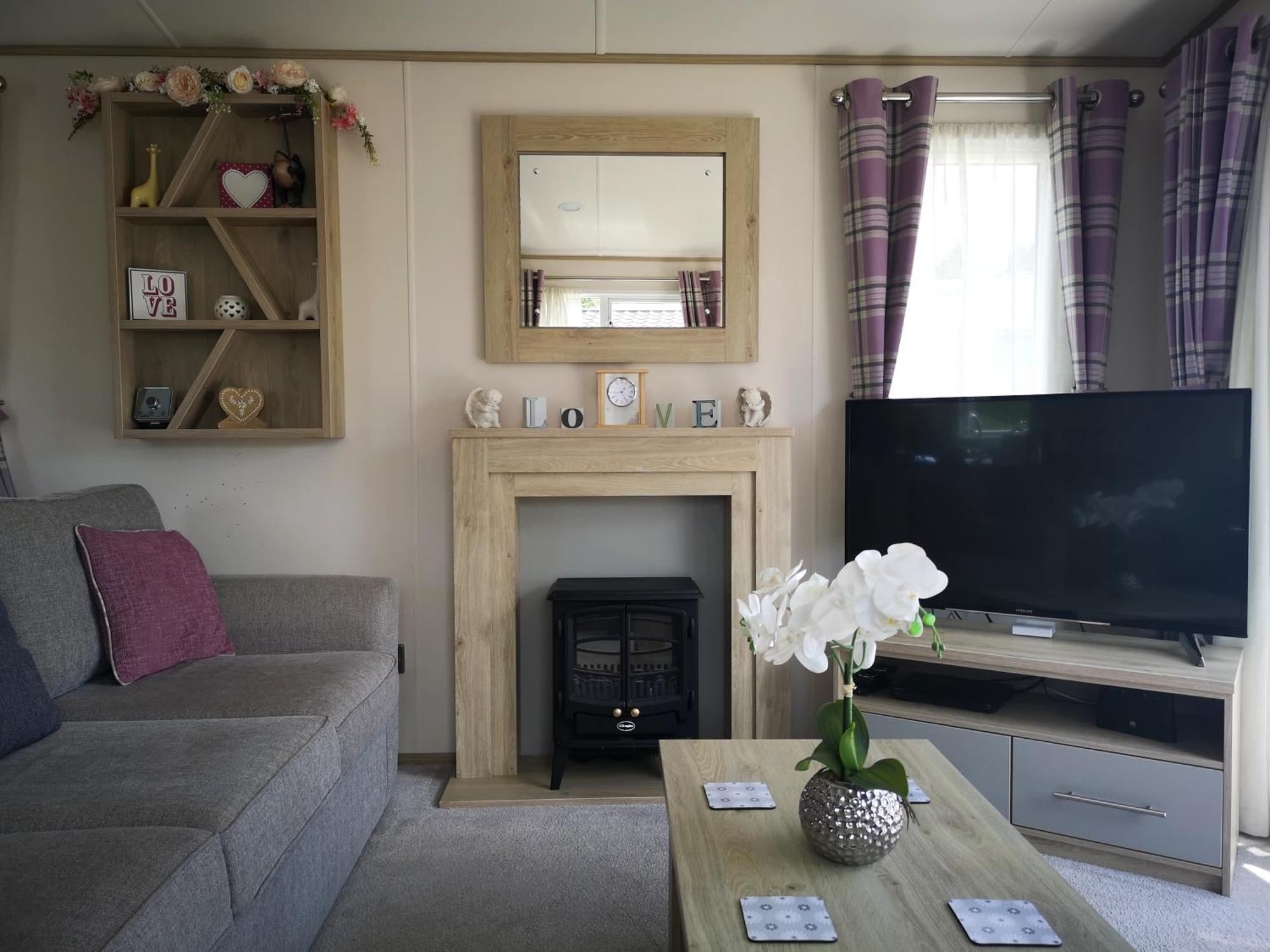 Lake Escape - Hoburne Cotswolds เซาธ์เซอร์นีย์ ห้อง รูปภาพ